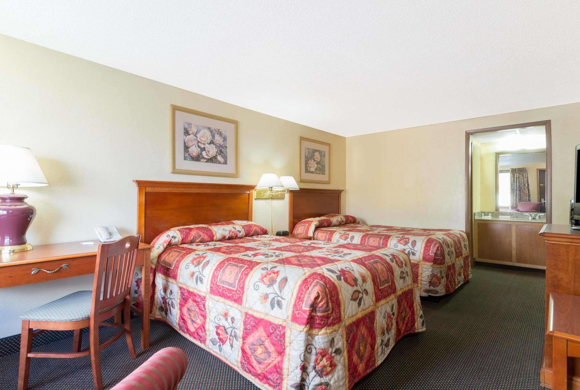 Americas Value Hotel