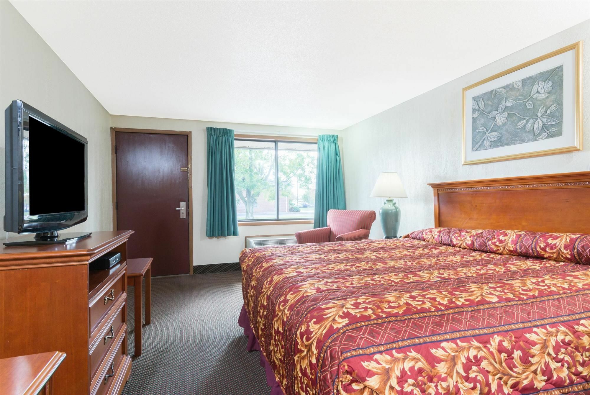 Americas Value Hotel